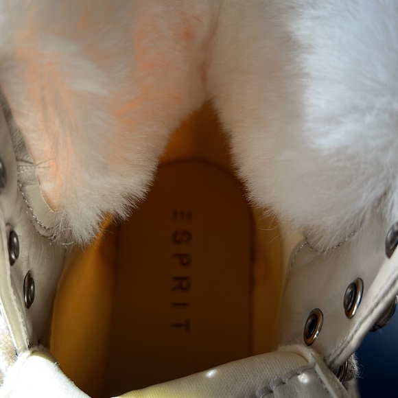 Esprit chunky white faux fur boots (7.5) - Picture 6 of 6